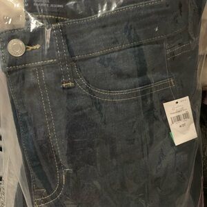 GAP High Rise Favorite Jegging. 4/27 Brand New sealed in shipping bag.